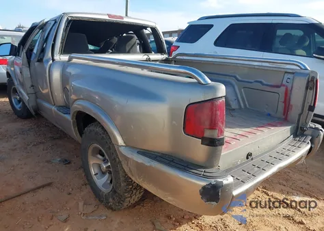 2000 Chevrolet S-10 Ls from USA, damaged, VIN 1GCCS1955Y8241173